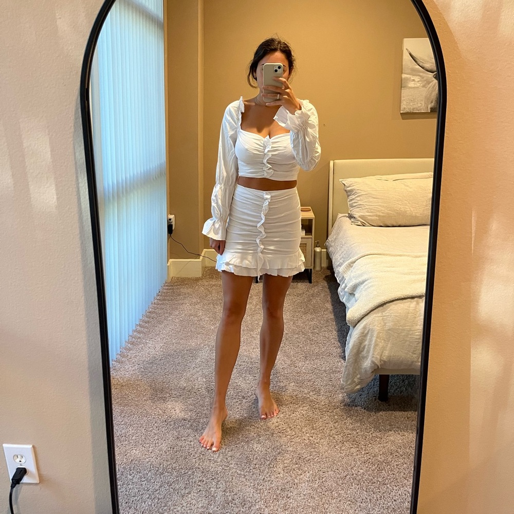 Two piece white set form pretty little thing